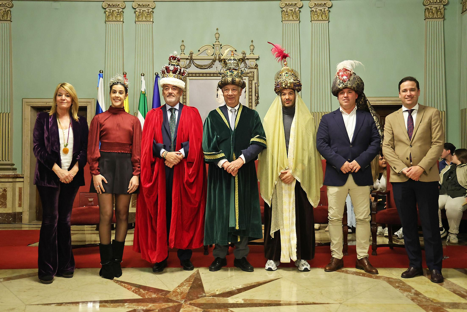 Imágenes de la Coronación de sus Majestades los Reyes Magos de Huelva 2025