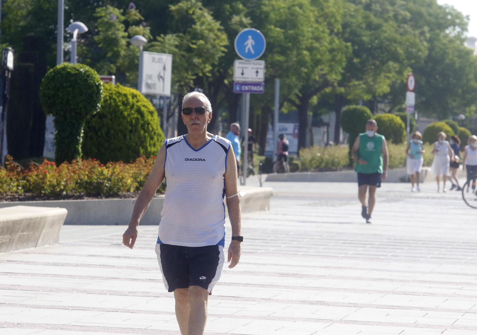 El primer día sin mascarilla en la calle en Córdoba, en fotografías