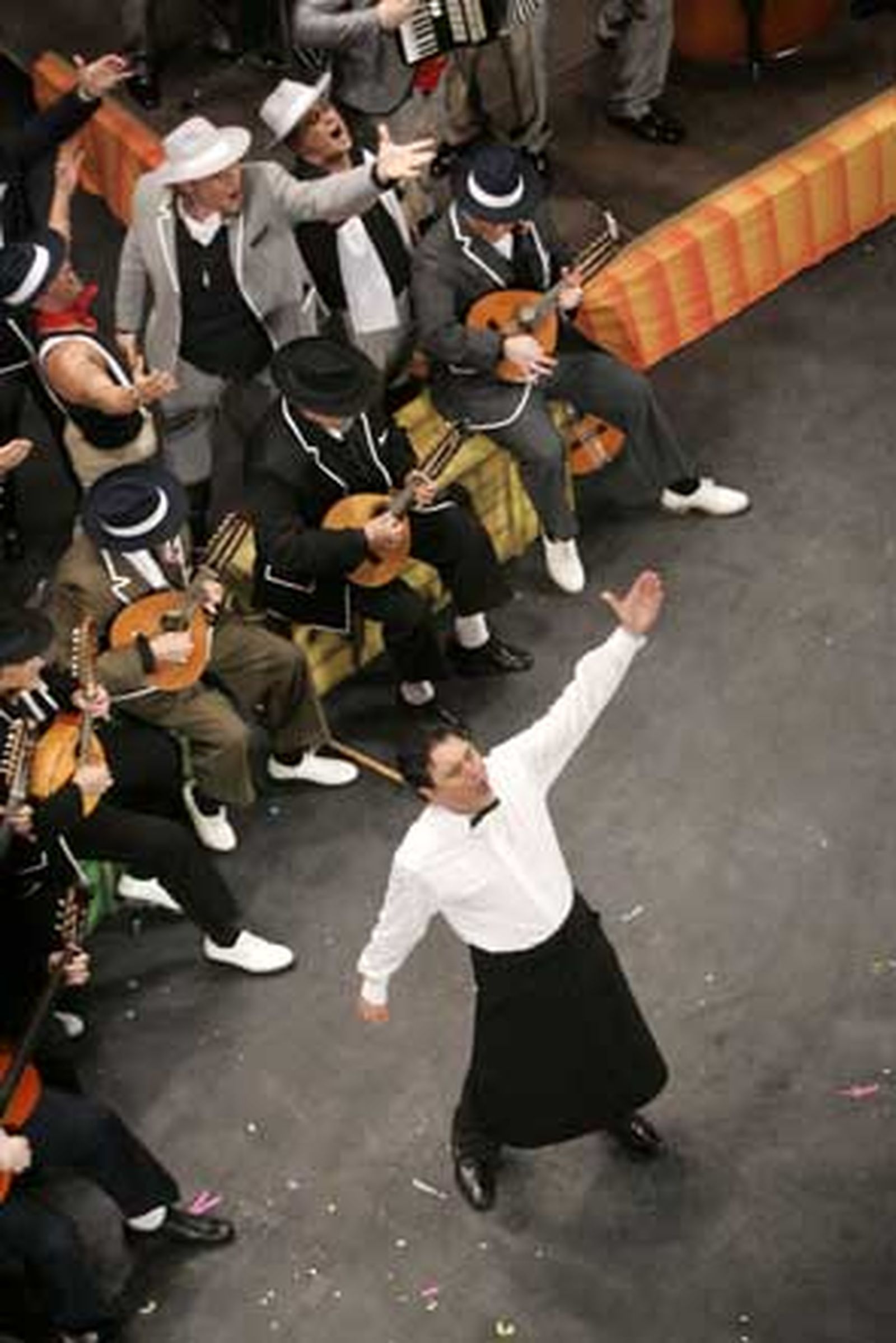 El coro de Pastrana, 'Los tangueros', ha sido elegido ganador de la modalidad en esta edición del concurso de agrupaciones

Foto: Jesus Marin/Lourdes de Vicente