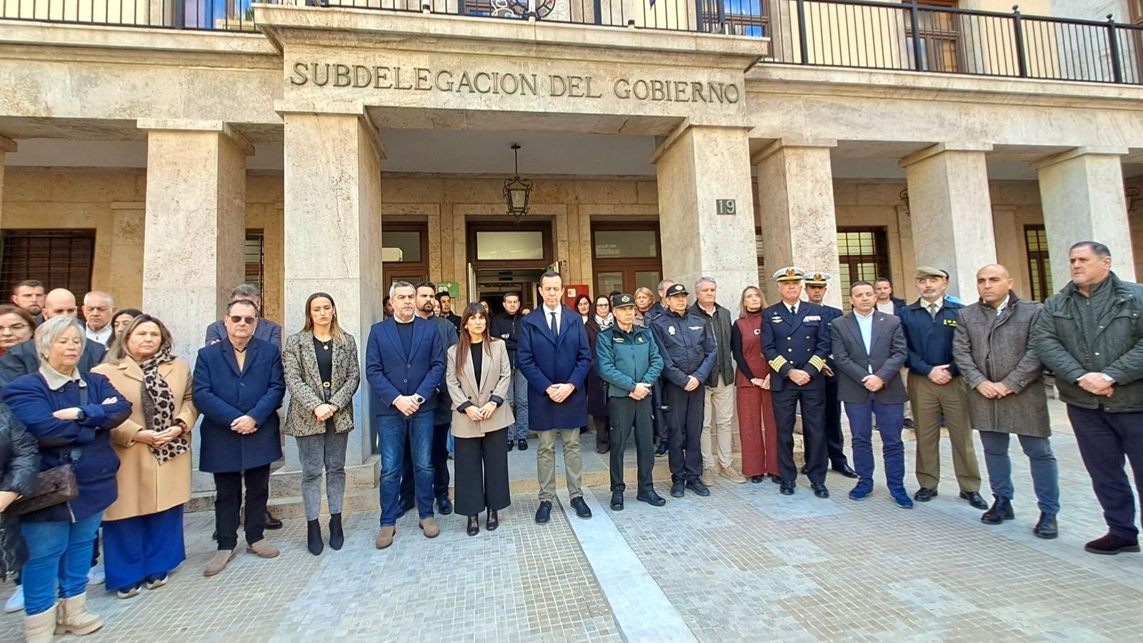 Minuto silencio en la Subdelegación del Gobierno en Almería.