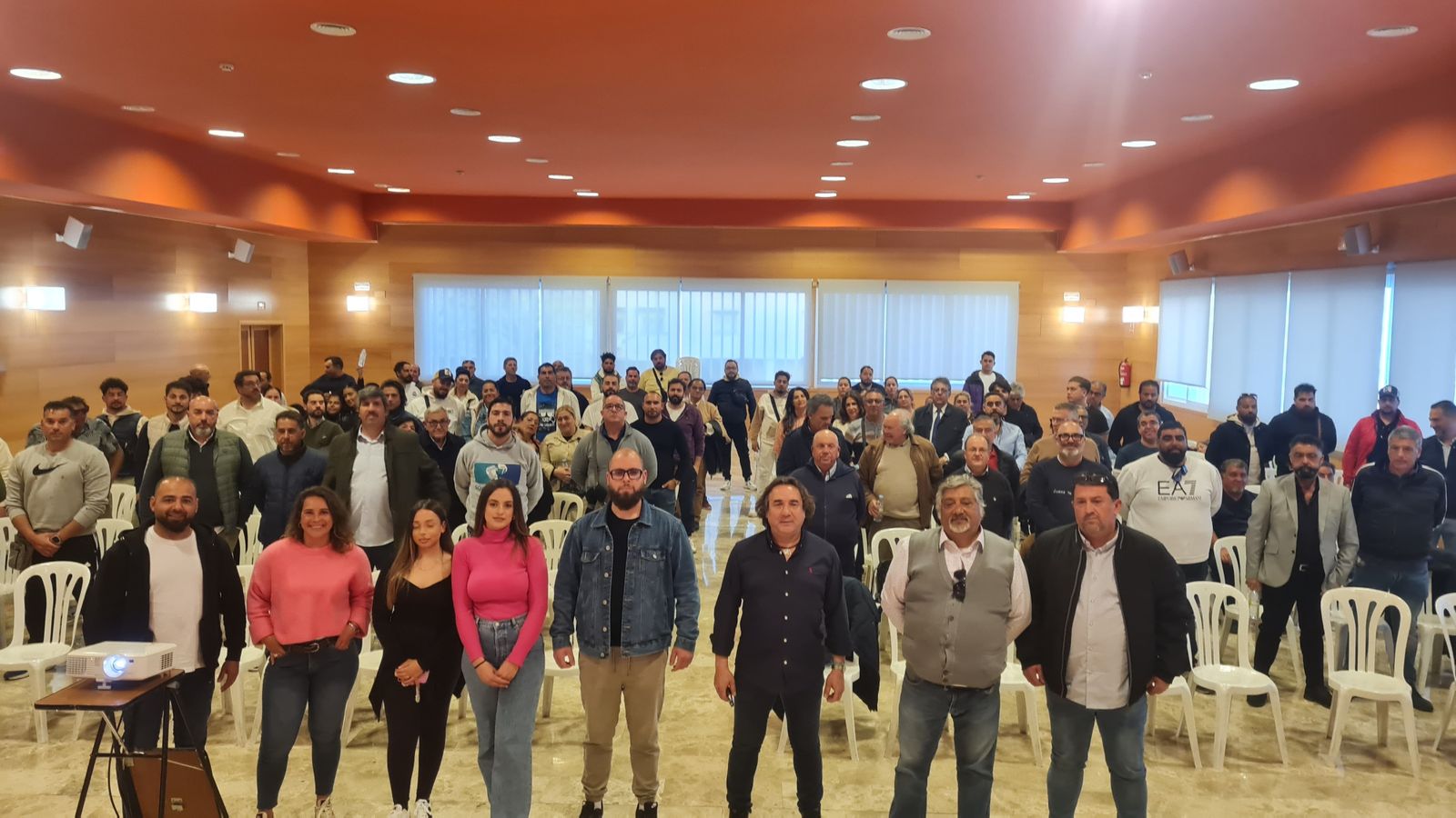 Antonio Torcuato, en el centro, durante el foro organizado por Comacor.