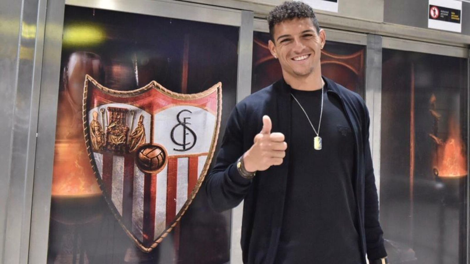 Llegada de Diego Carlos a Sevilla.