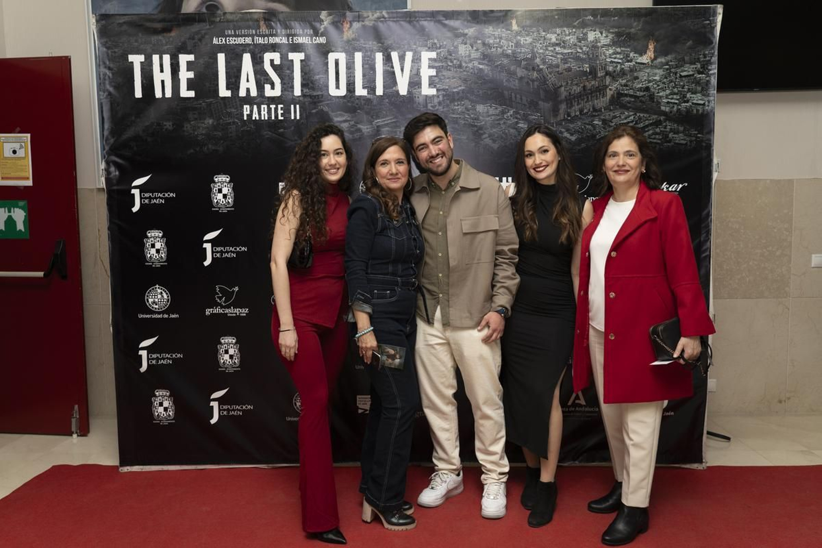 Imágenes de una noche para el recuerdo: así fue la premier de The Last Olive