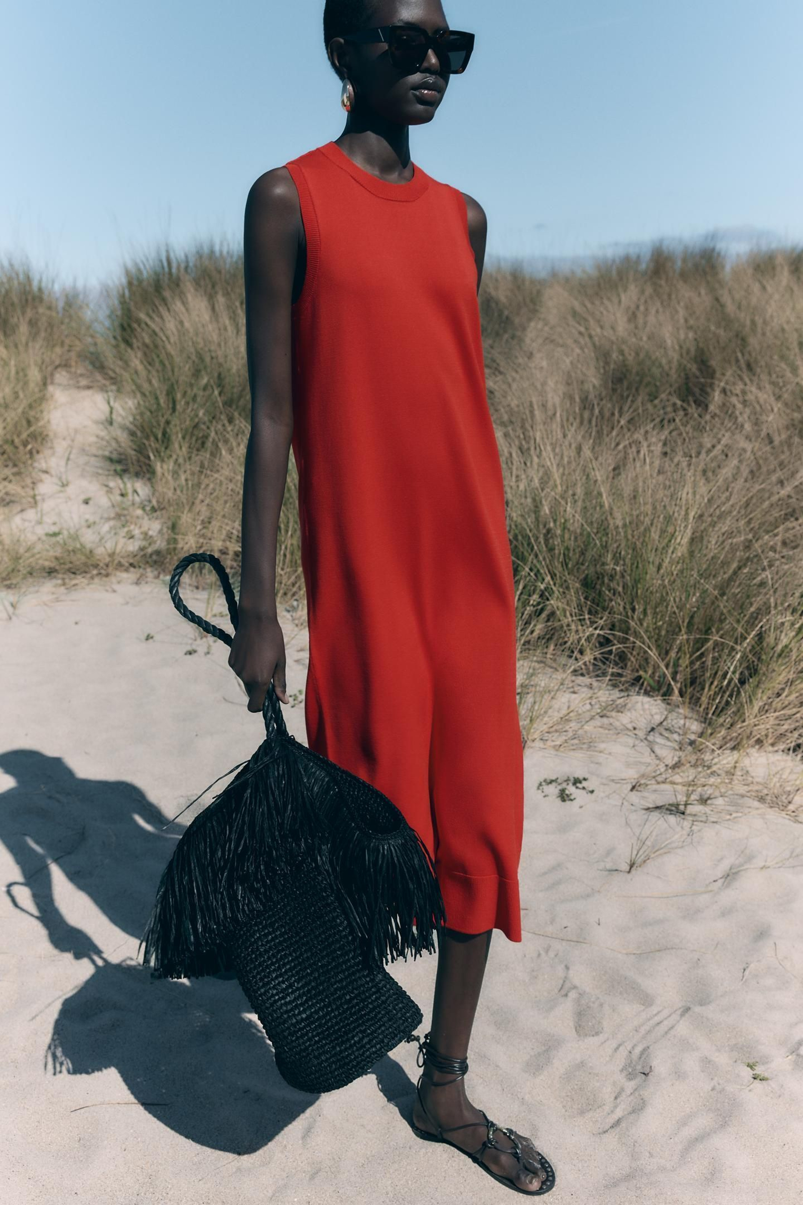 Vestido rojo de Zara. Vestido rojo de Zara.