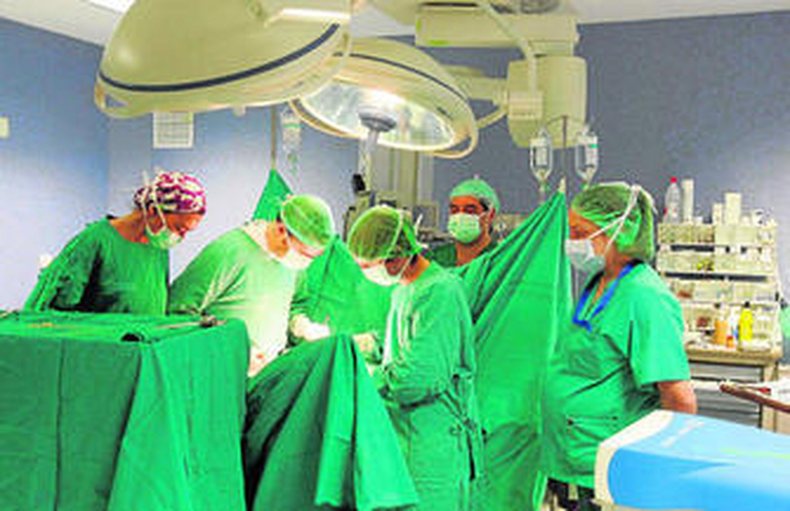 El anestesista presente en una intervención de colon realizada el pasado lunes en Torrecárdenas.