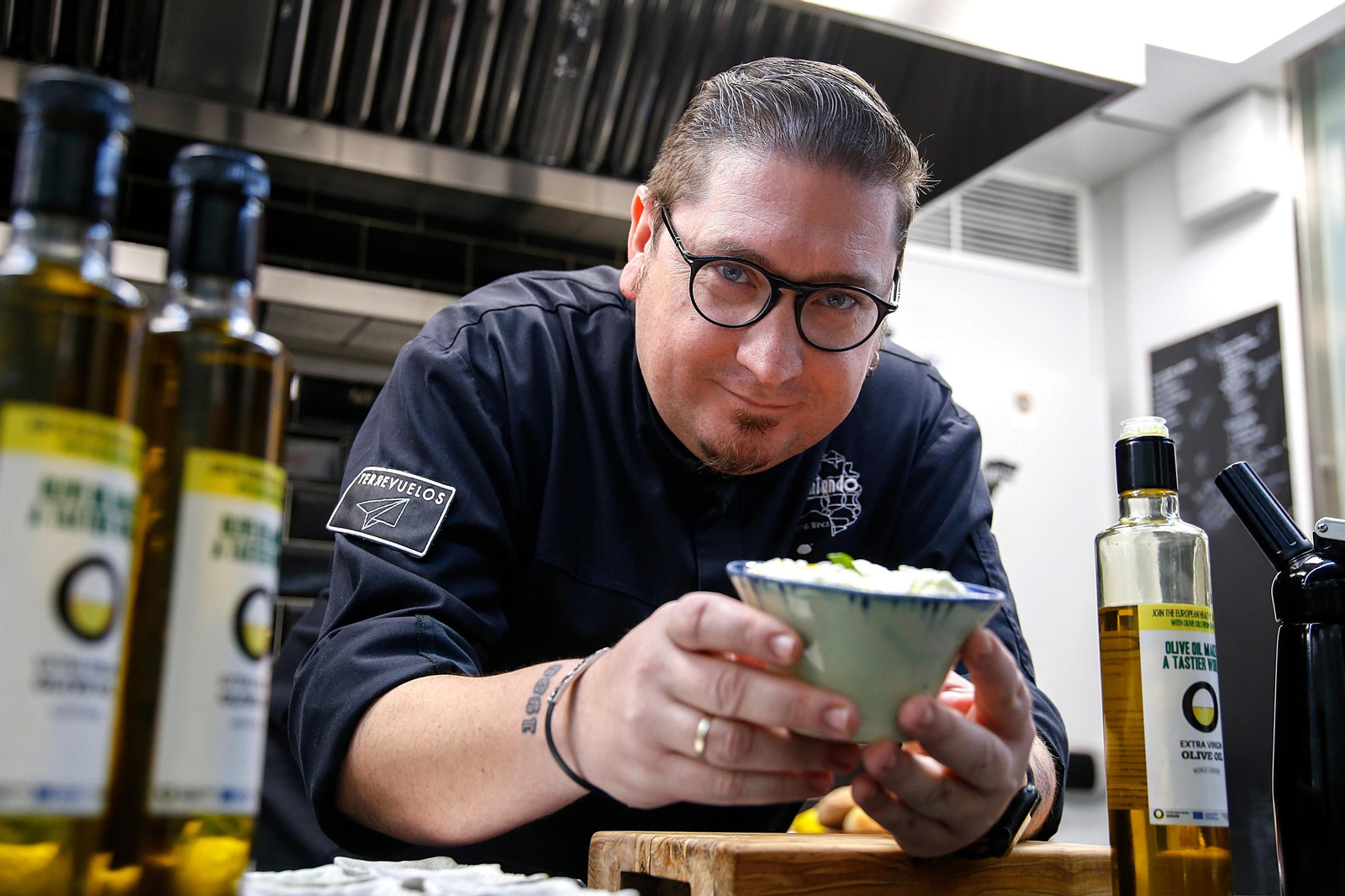 Recetas refrescantes con aceite de oliva: helados, granizados y espuma saludables