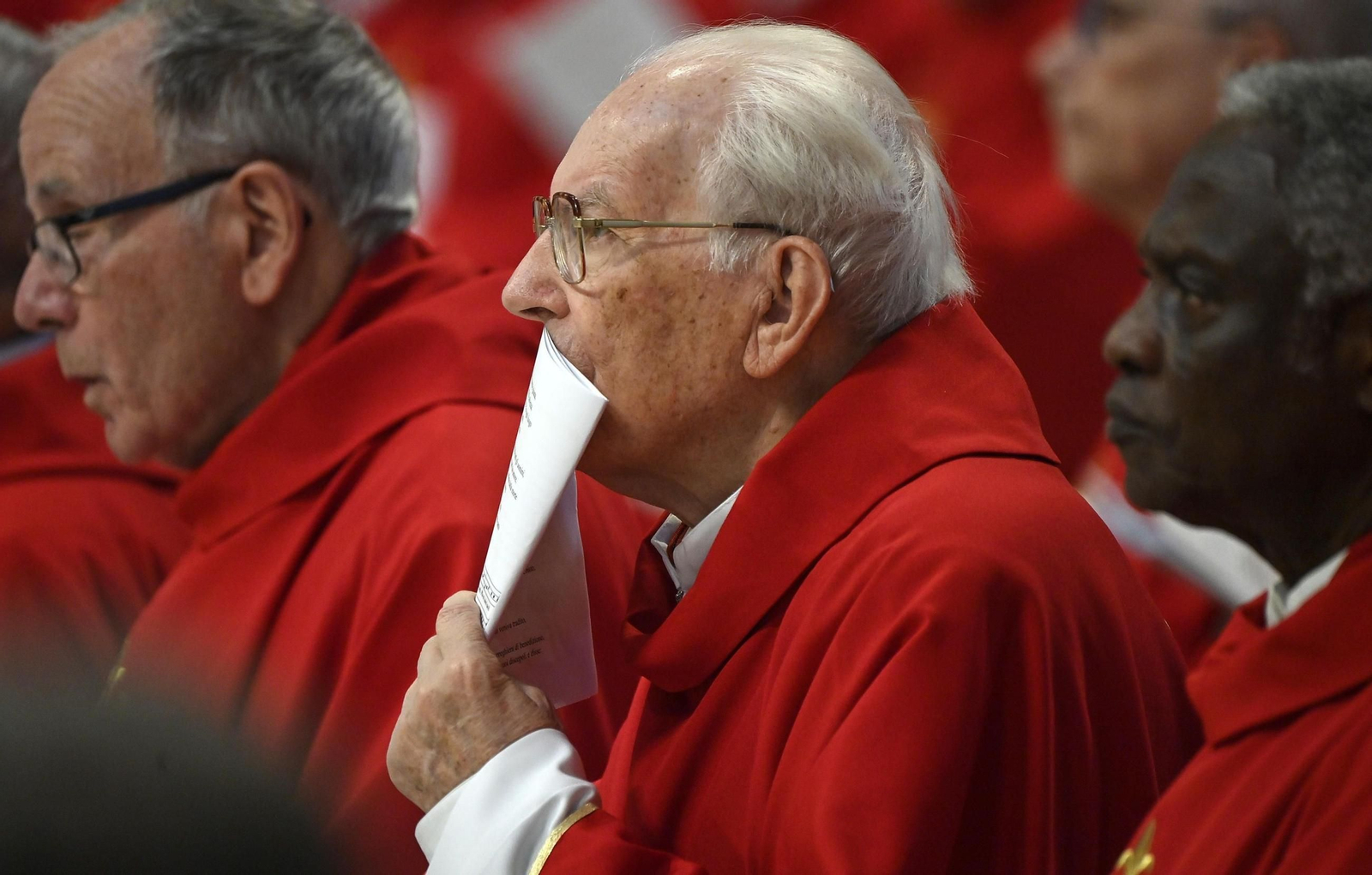El cardenal Giovanni Battista Re.