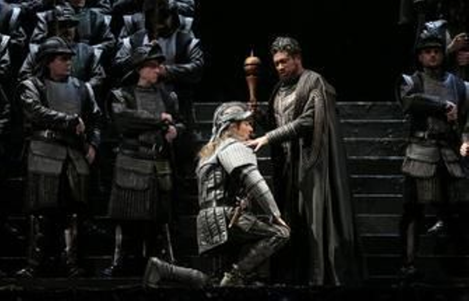La fantasiosa y oscura escenografía de 'Sárka' en el estreno español de esta ópera primeriza de Janácek. La fantasiosa y oscura escenografía de 'Sárka' en el estreno español de esta ópera primeriza de Janácek.