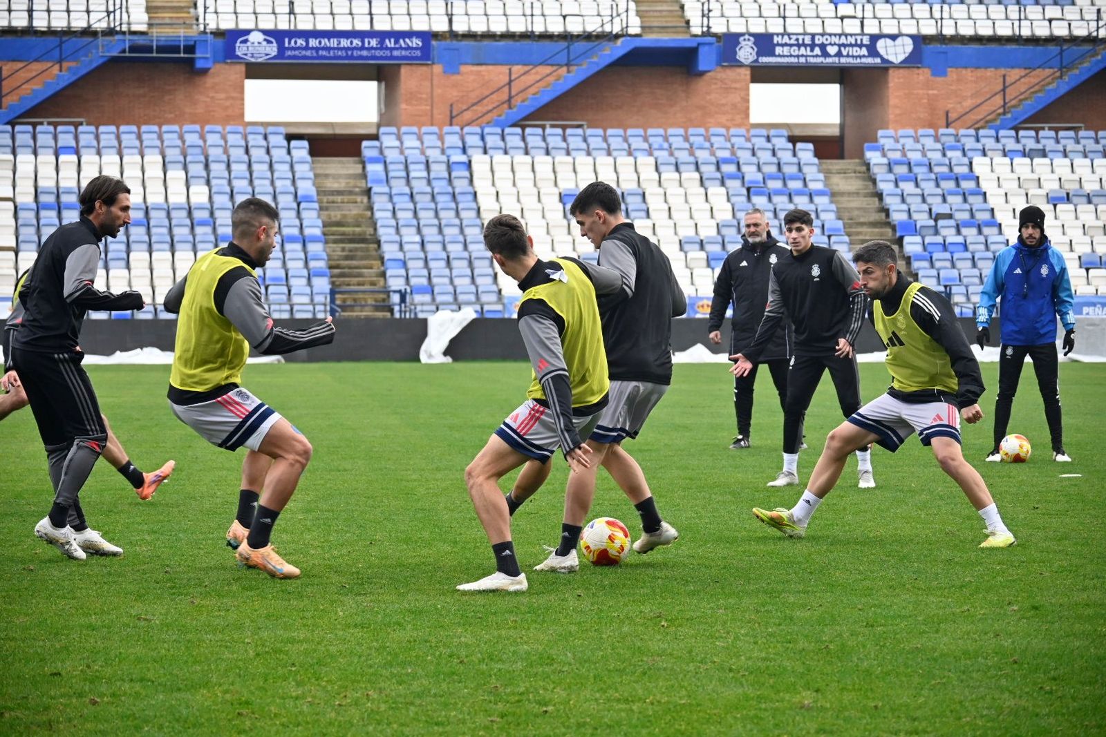 Entrenamiento de este jueves en el Nuevo Colombino en el que estuvo ausente Malam Camará.