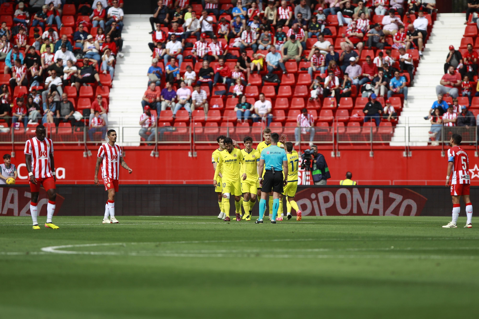 Las mejores imágenes del partido de fútbol U.D. Almería-Villarreal C.F.