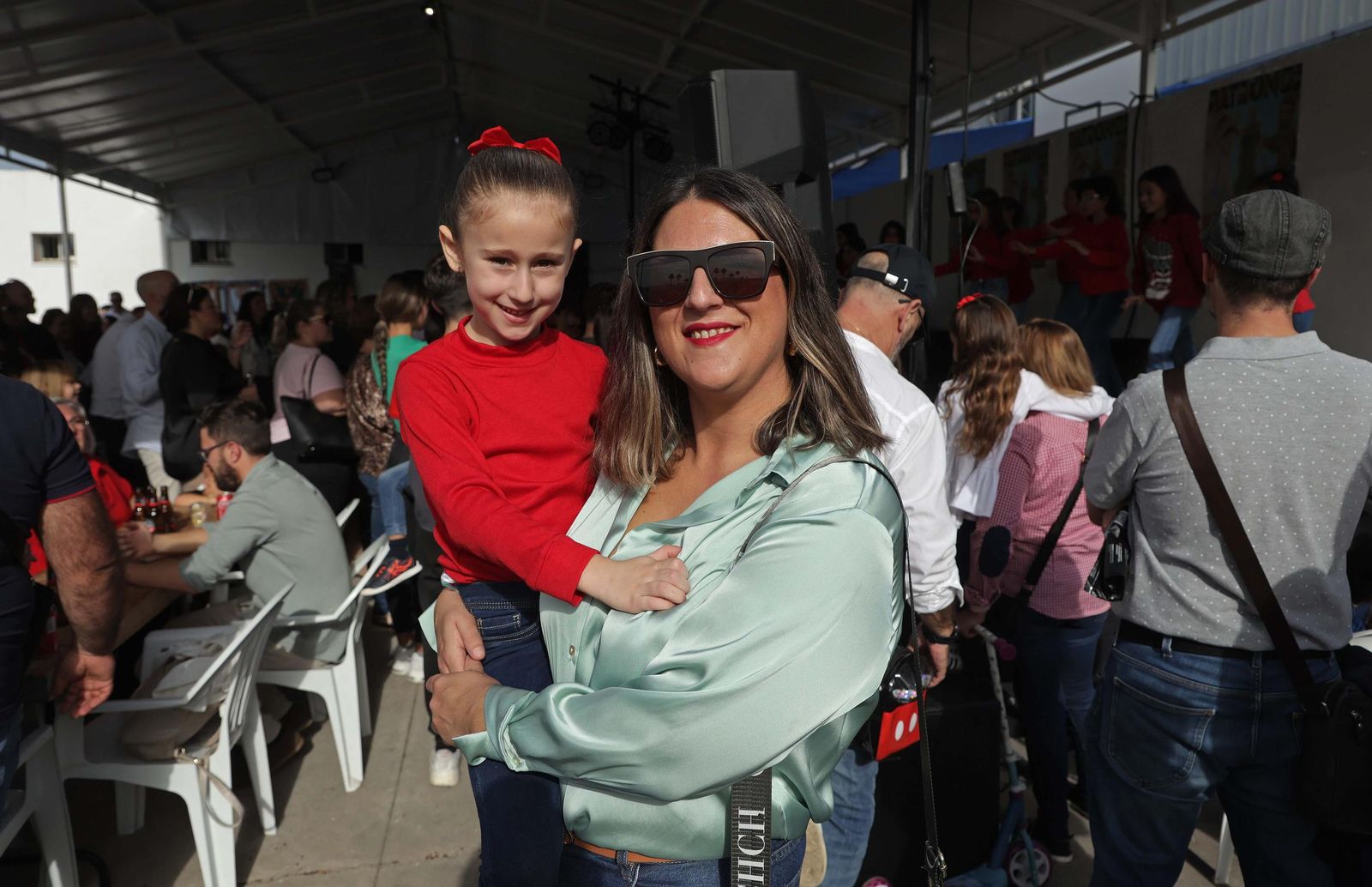 Búscate en las fotos de la Olla de San Isidro en Los Barrios .