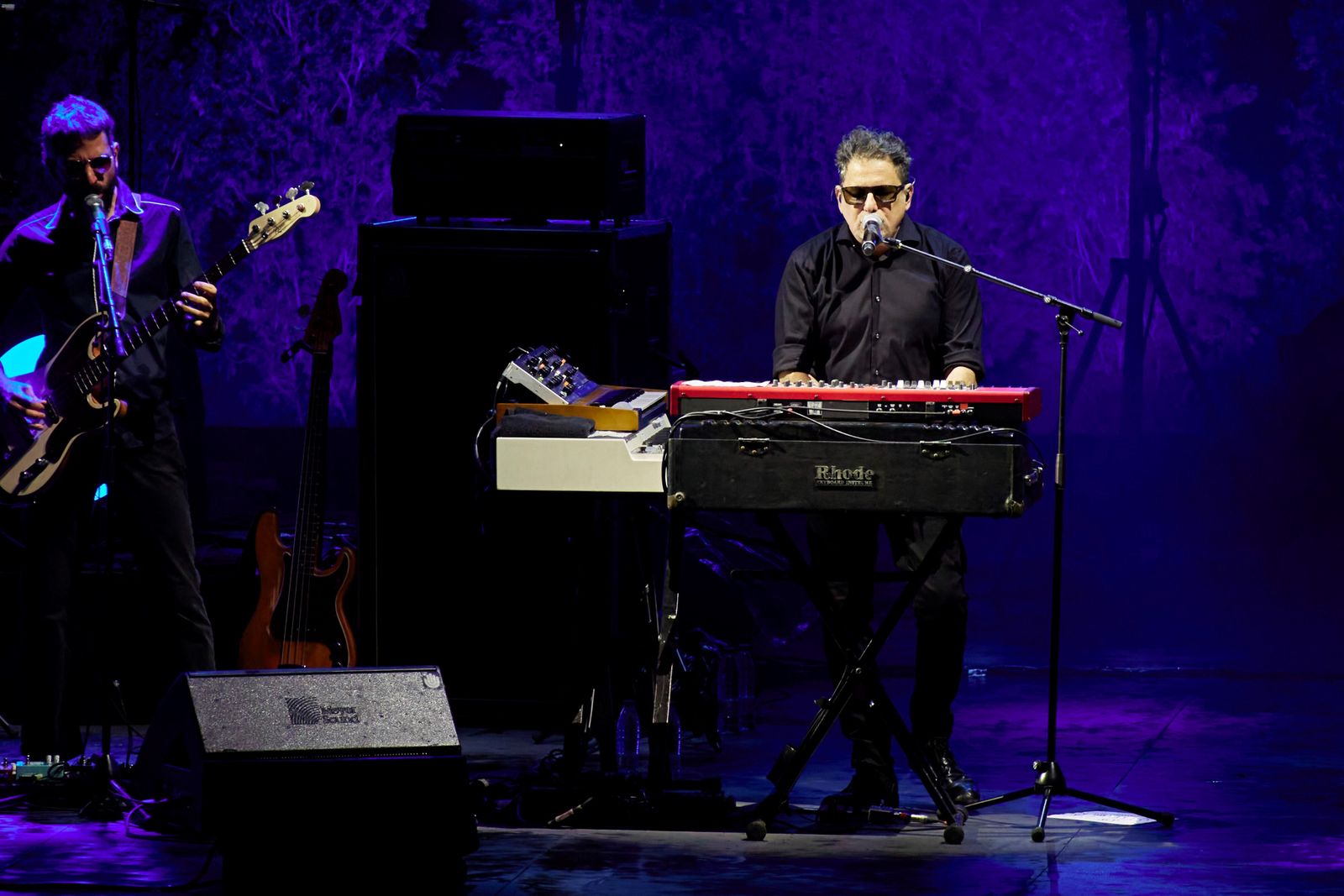 Andrés Calamaro conquista al Generalife y se mete al público en el bolsillo