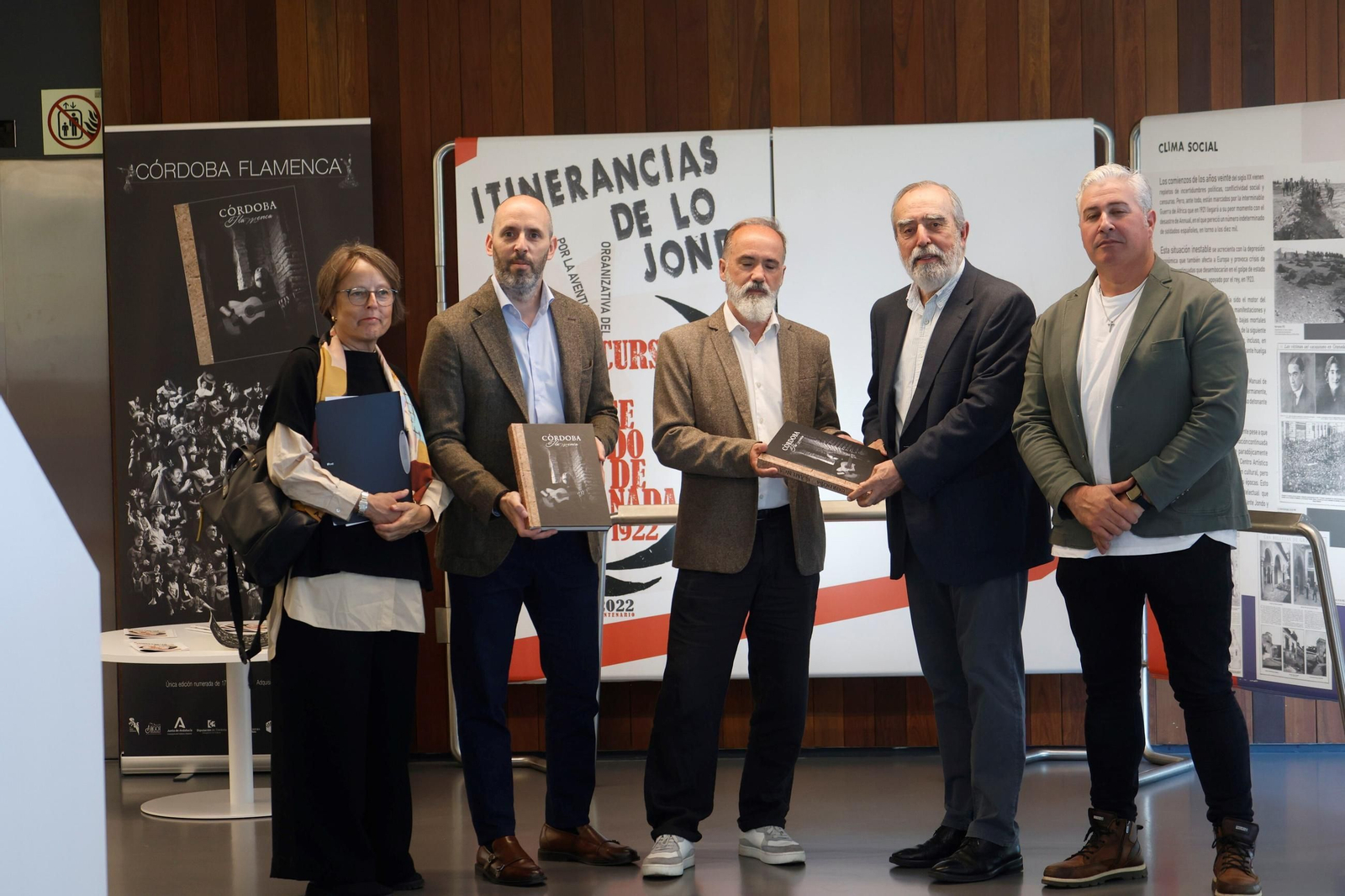 Un recorrido en imágenes por la exposición 'Itinerancias de lo jondo' en la Biblioteca Grupo Cántico