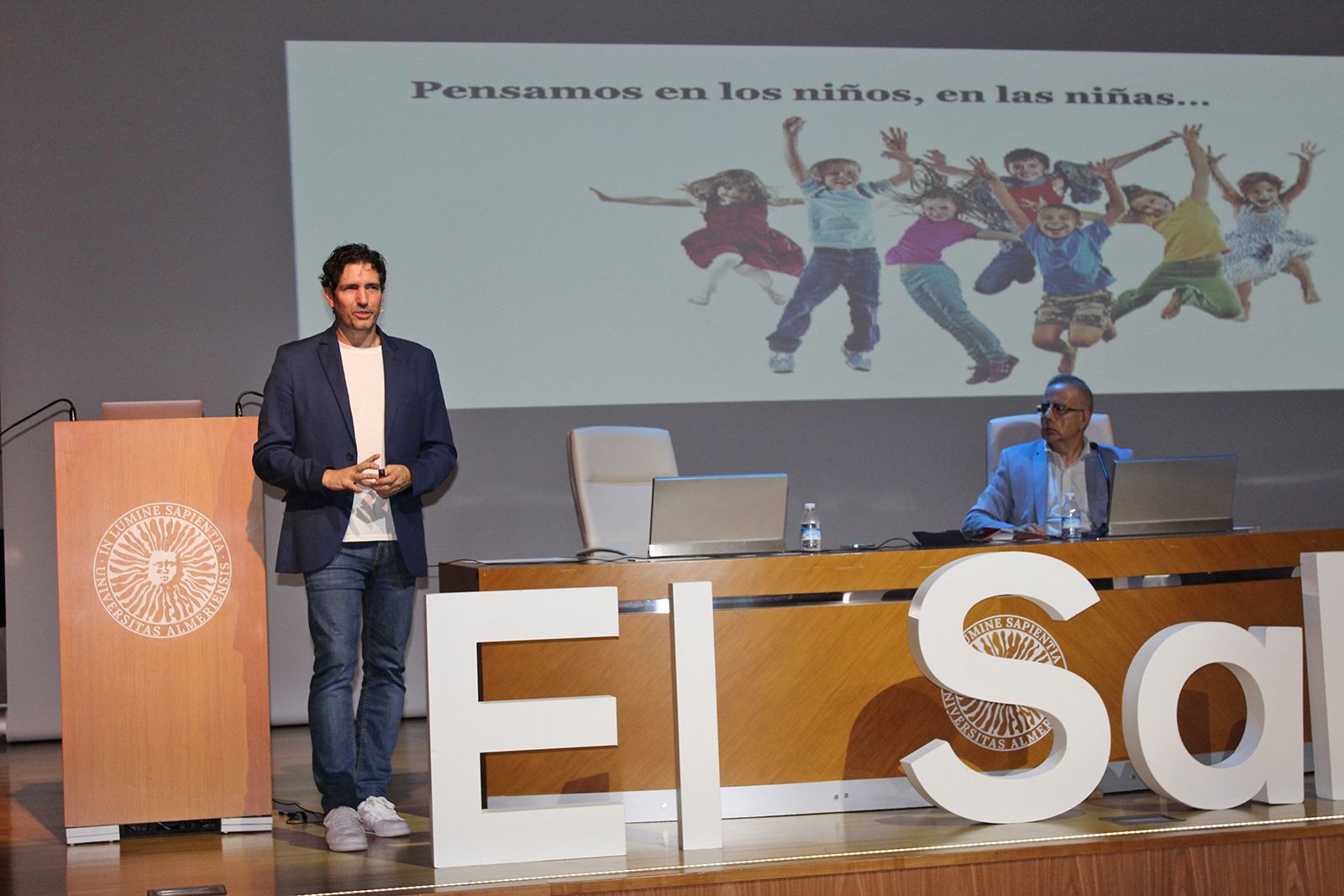 El Saliente analiza con César Bona la innovación educativa en su 35 aniversario