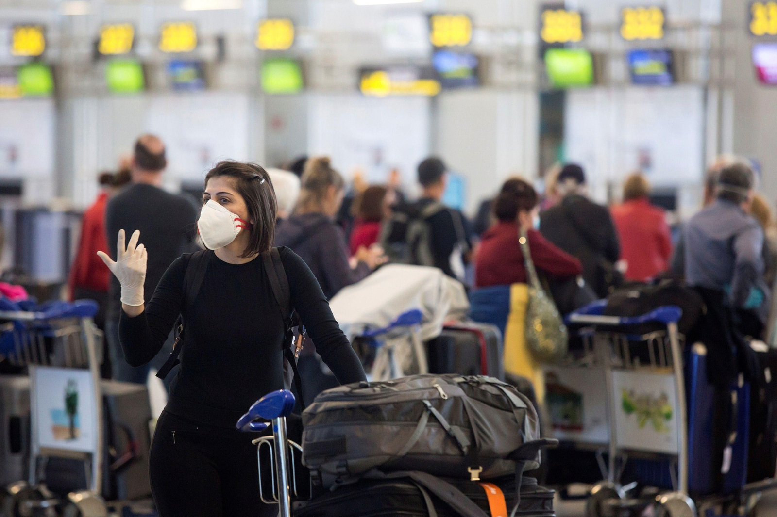 Viajeros en el aeropuerto de Málaga este pasado fin de semana.