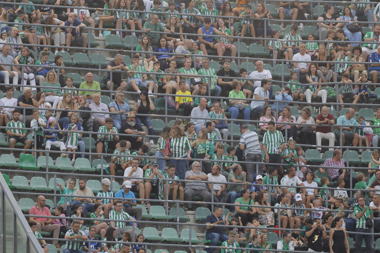 Búscate en las fotos de la despedida de Joaquín