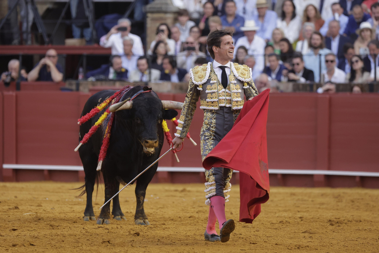 Las imágenes del la corrida del Domingo de Resurrección en la Maestranza de Sevilla