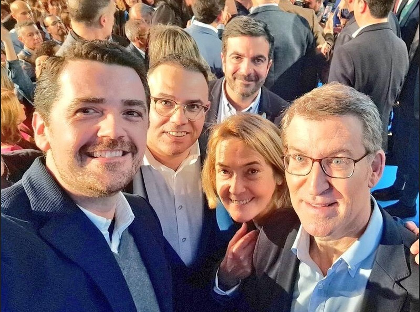 Membrilla, candidato de Armilla, junto a Feijóo y Gamarra en una foto reciente.