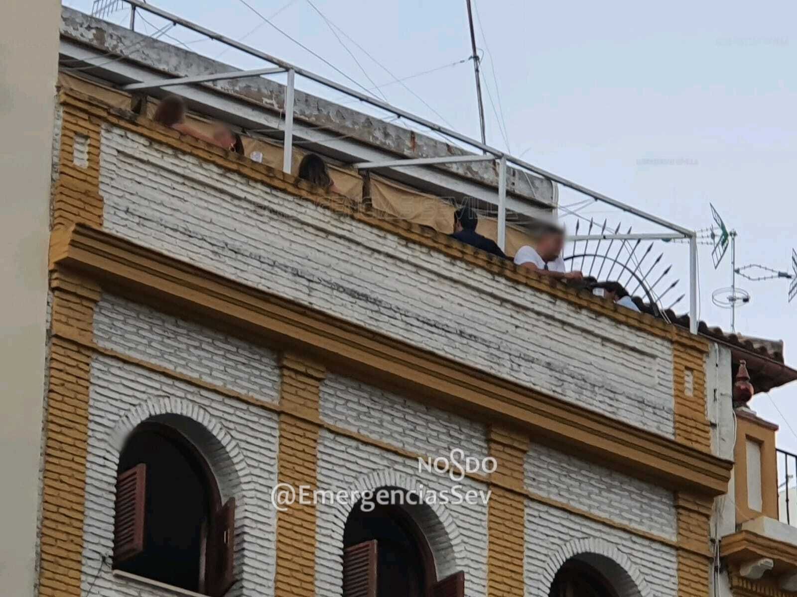 La fiesta, en la terraza de una vivienda de la calle Alemanes.