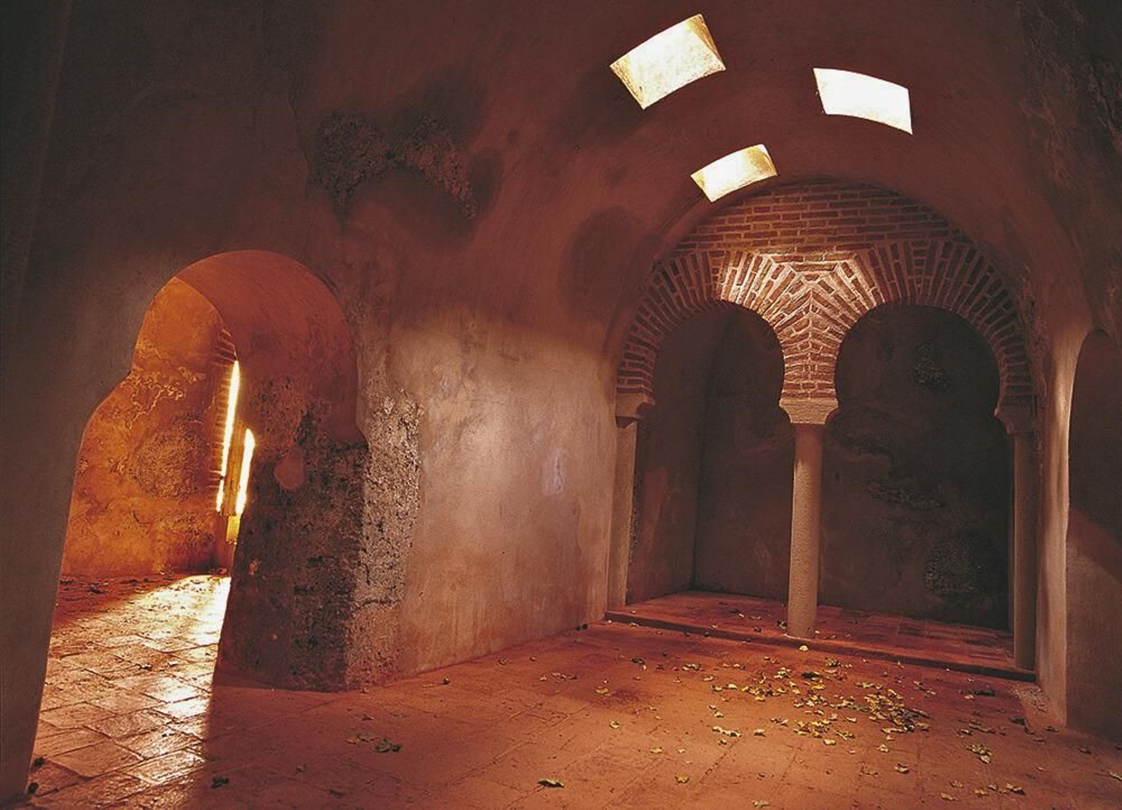 En el acceso a los Baños Árabes encontramos estancias que servían como cambiador.