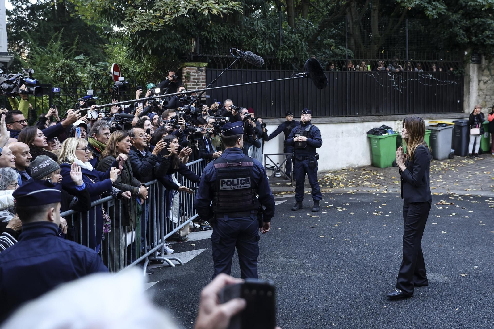 Las fotos de la entrada en la cárcel de Nicolás Sarkozy
