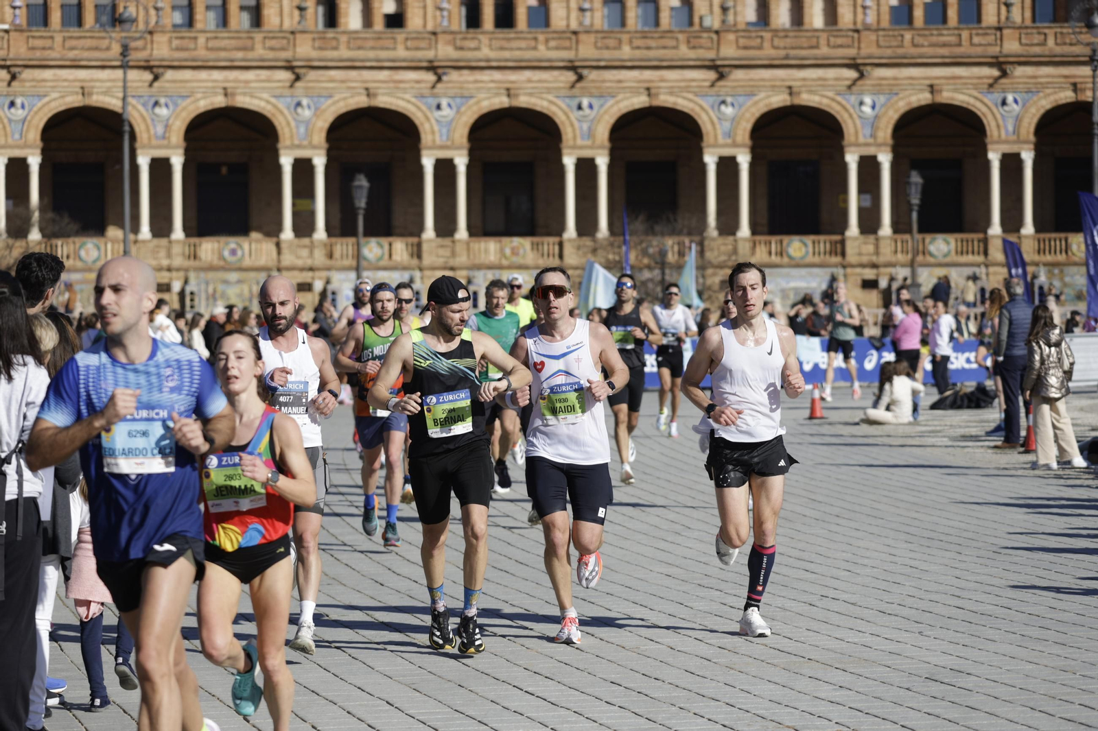 Búscate en el Zurich Maratón de Sevilla 2025