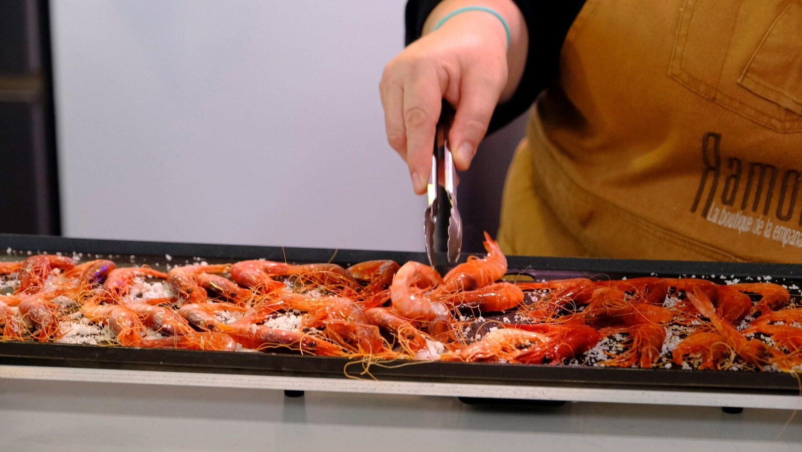Vea los exquisitos platos preparados en el 'showcooking' de la Gamba Roja de Almería Vea los exquisitos platos preparados en el 'showcooking' de la Gamba Roja de Almería