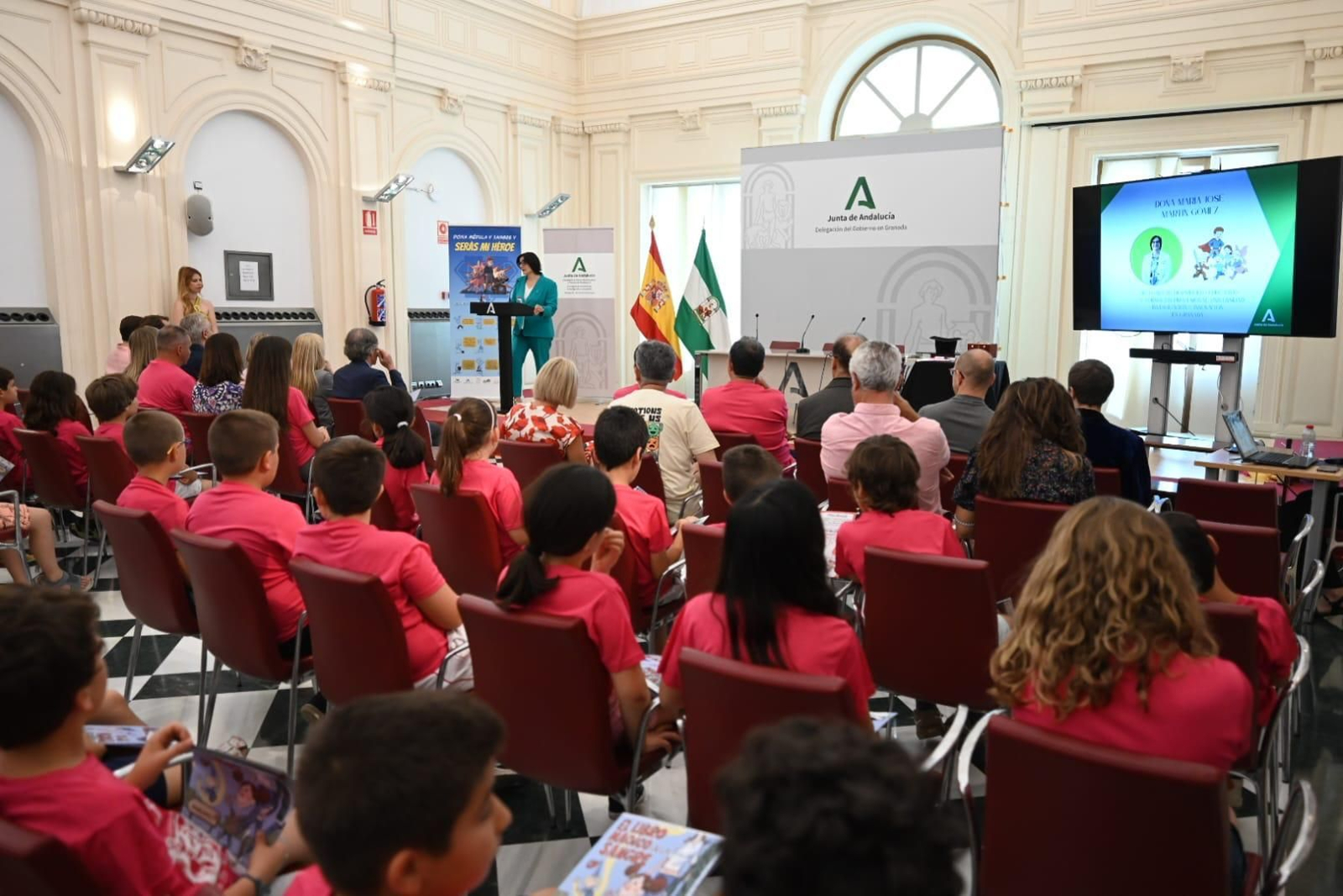 Los escolares, atentos al mensaje que recibieron durante el acto. Los escolares, atentos al mensaje que recibieron durante el acto.