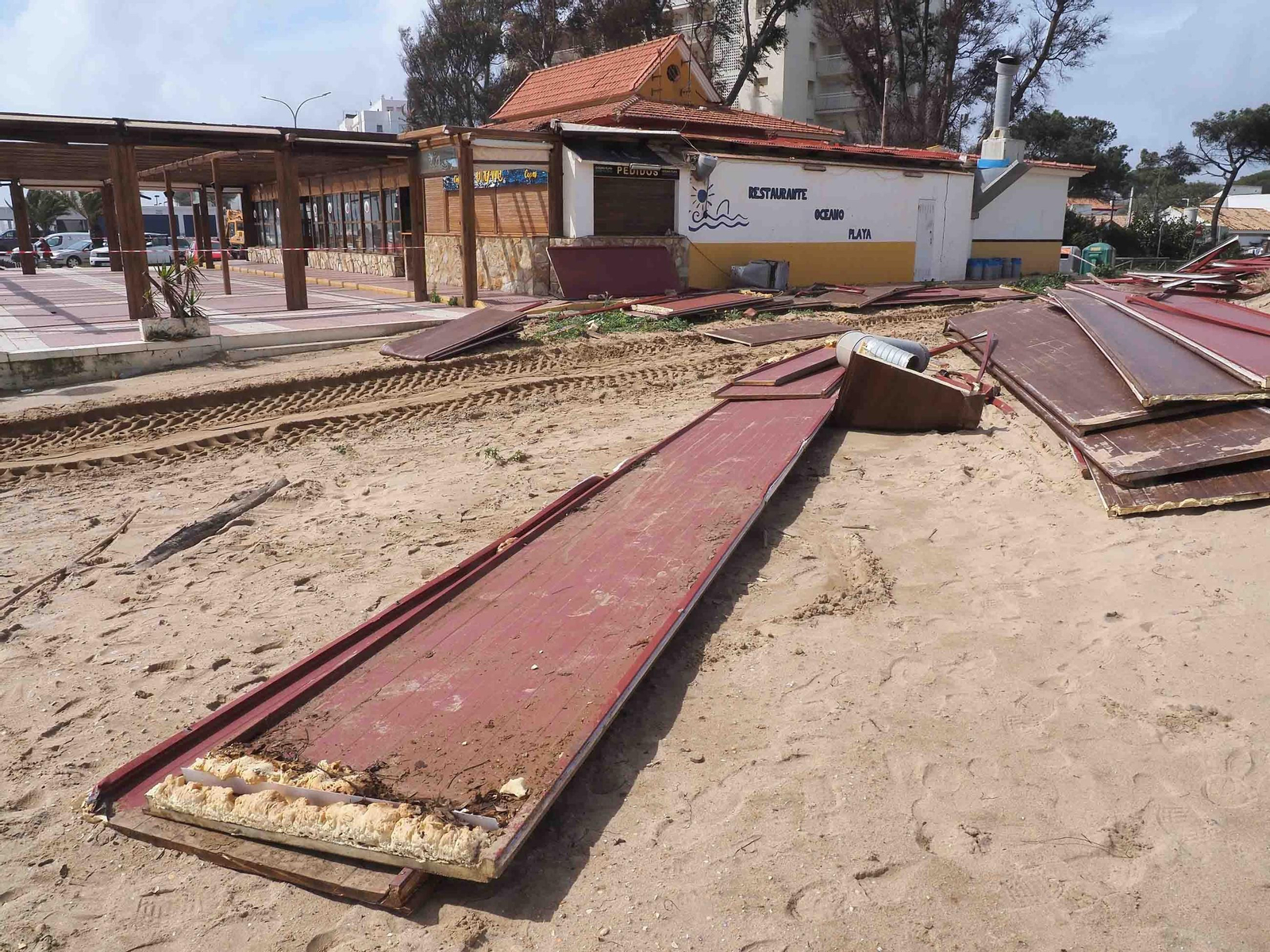daños en el restaurante Océano Playa de Isla Cristina