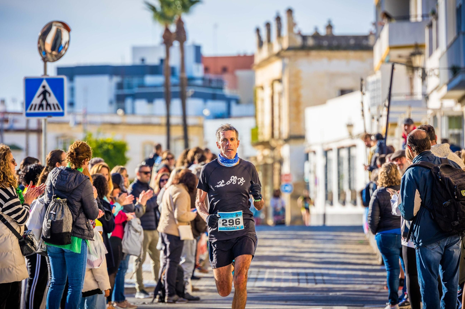 Gran ambiente en la Carrera Solidaria de la Divina Pastora en San Fernando