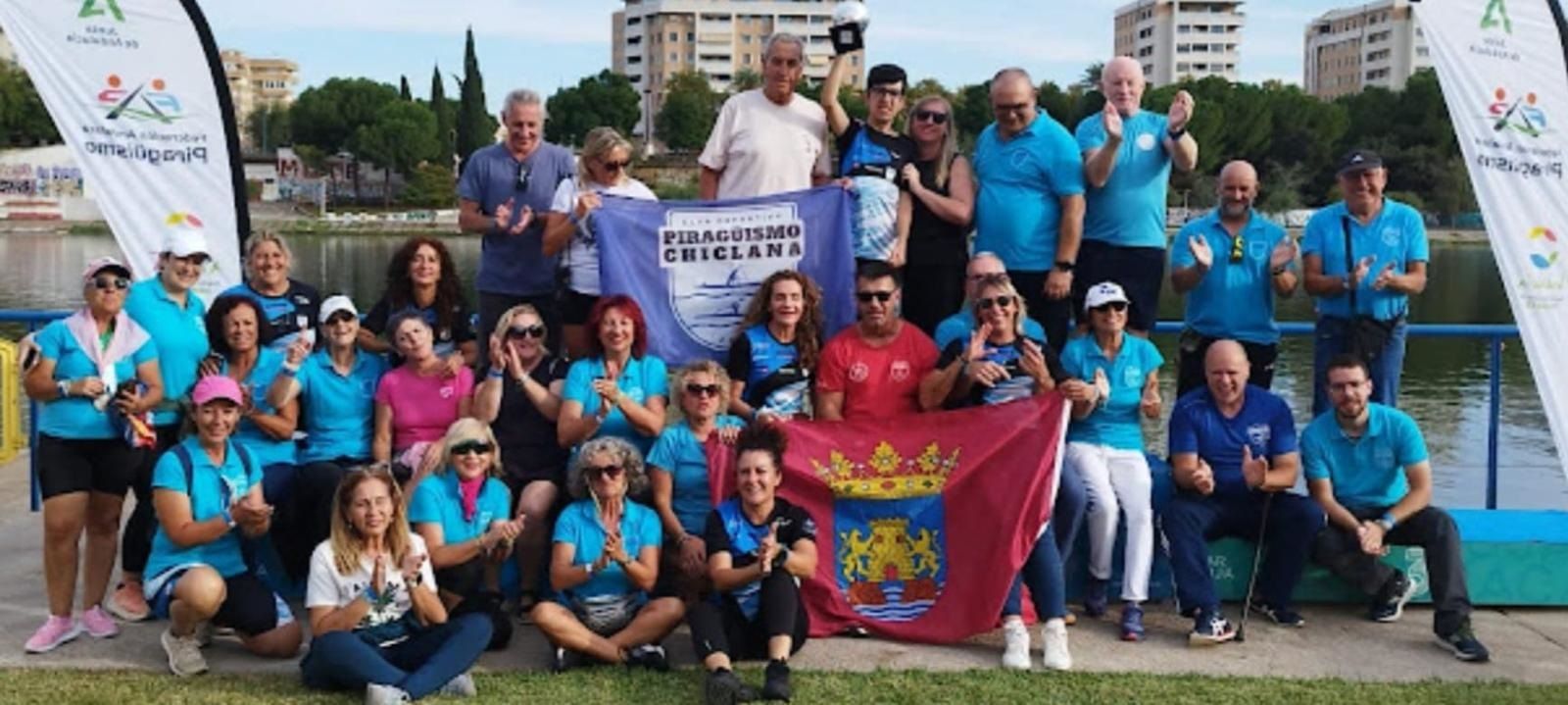 Imagen de los integrantes del club chiclanero.