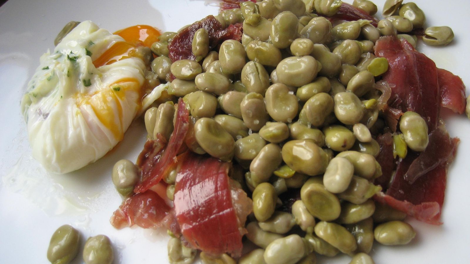 Habas con jamón