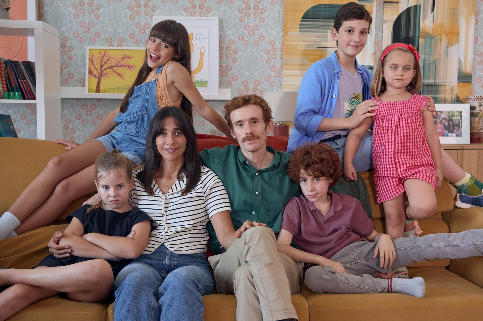 Foto de familia de 'Padre no hay más que uno: la serie', la adaptación de la popular comedia. Foto de familia de 'Padre no hay más que uno: la serie', la adaptación de la popular comedia.
