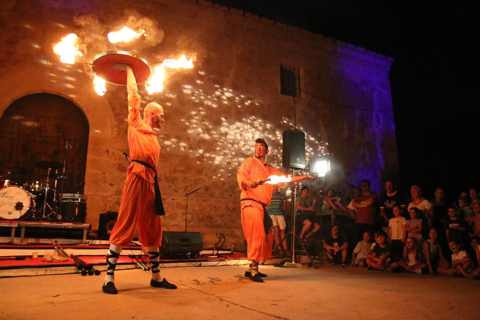 Noche inolvidable paseando entre velas en Vícar