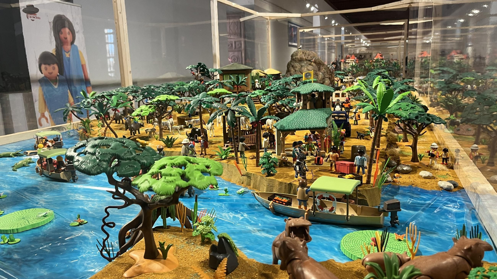 En imágenes: las míticas figuras de Playmobil cumplen 50 años con esta exposición En imágenes: las míticas figuras de Playmobil cumplen 50 años con esta exposición