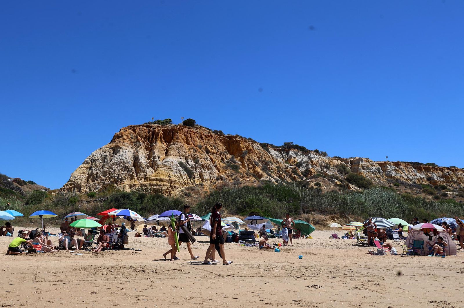 Imágenes de una maravillosa mañana de verano en las playas de la Torre del Loro y Mazagón