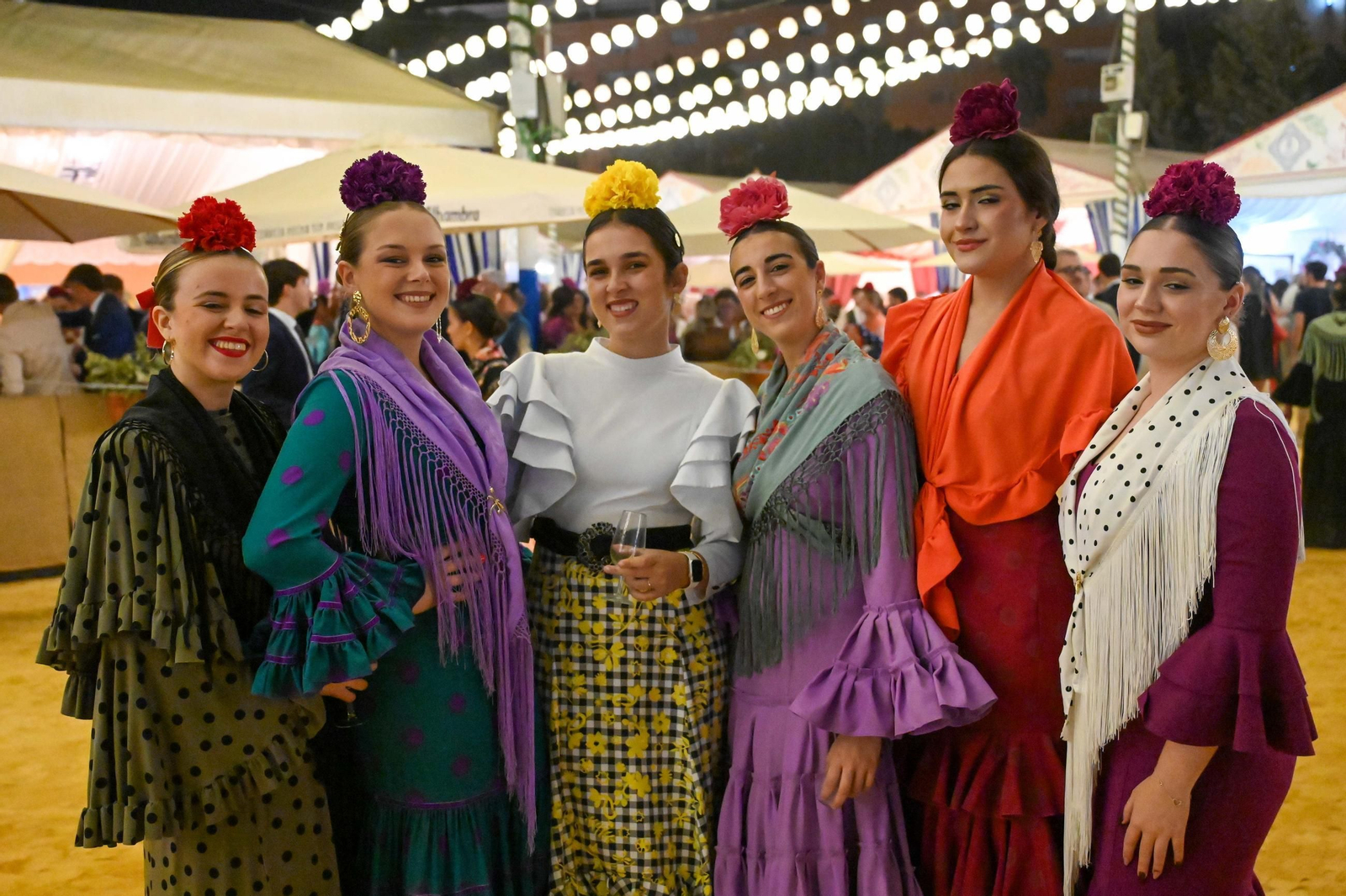 Imágenes del ambiente del ambiente de la noche del sábado en la Feria de Otoño y del Caballo 2025 de Huelva
