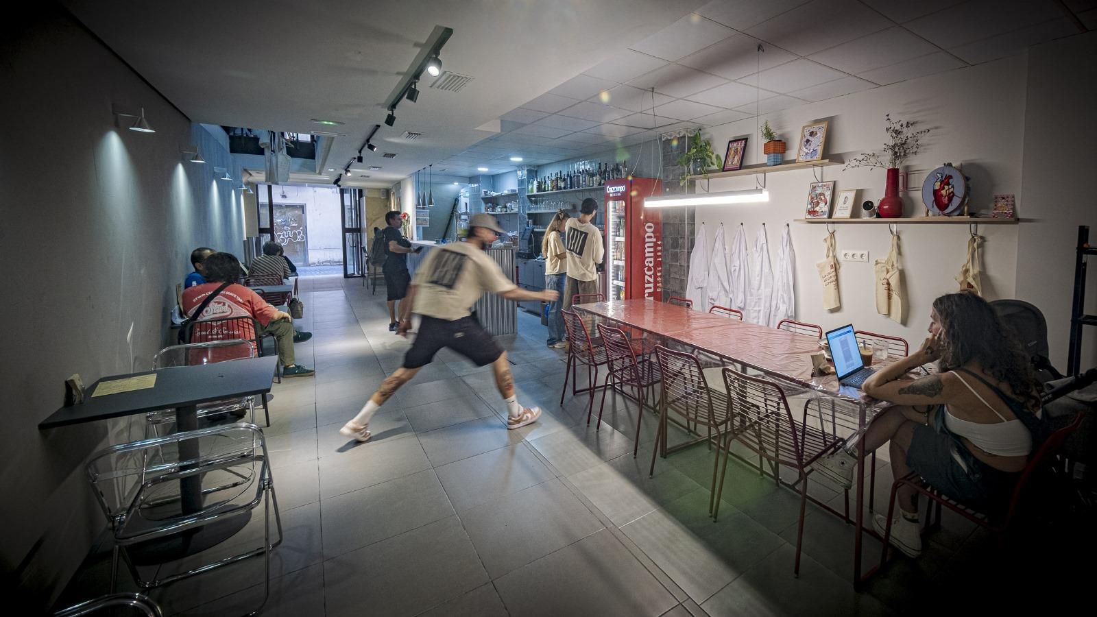 La planta baja acoge la cafetería.