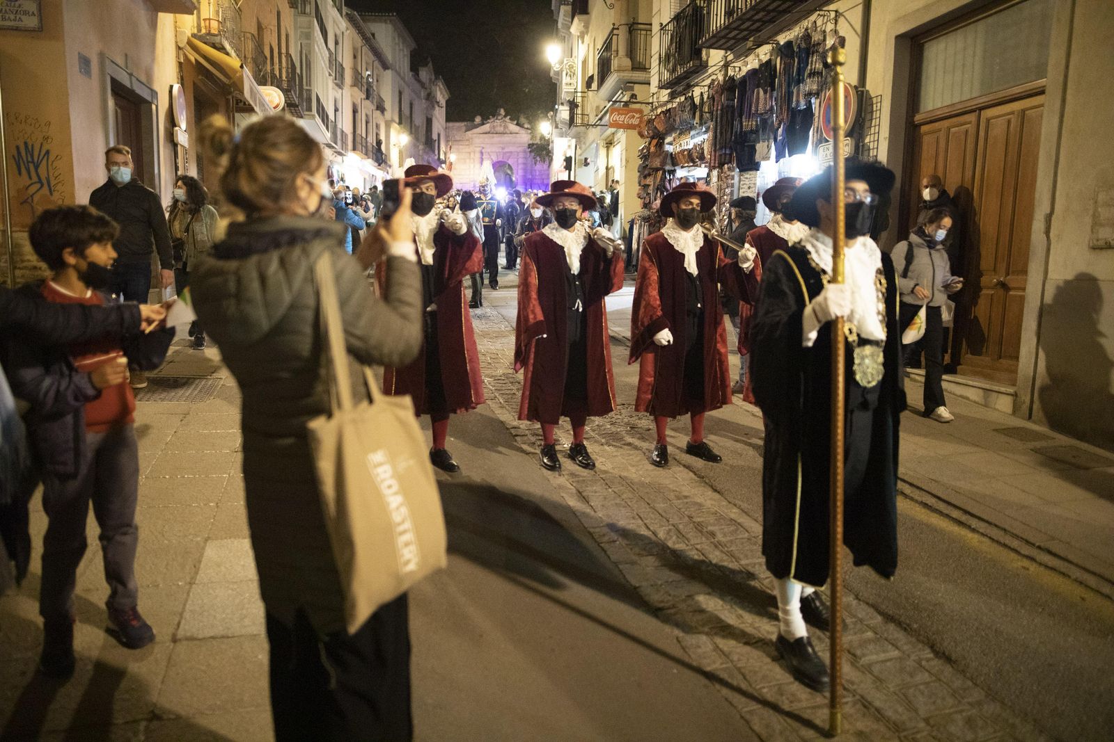 Fotos: el homenaje del quinto centenario del traslado de los restos de los Reyes Católicos