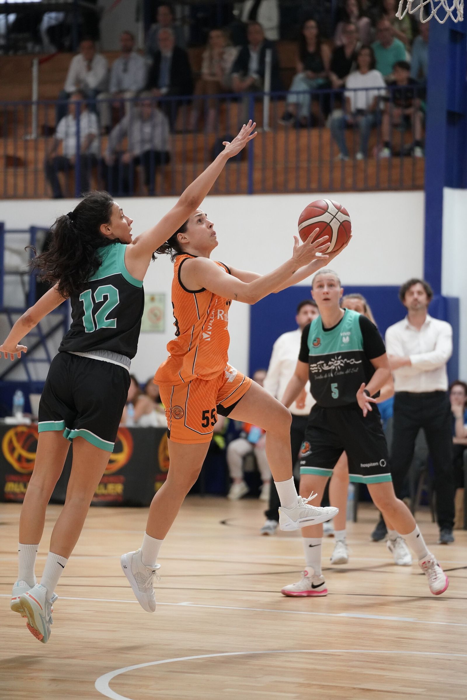 Ambientazo en Estepona para la Final Four de ascenso a Liga Femenina