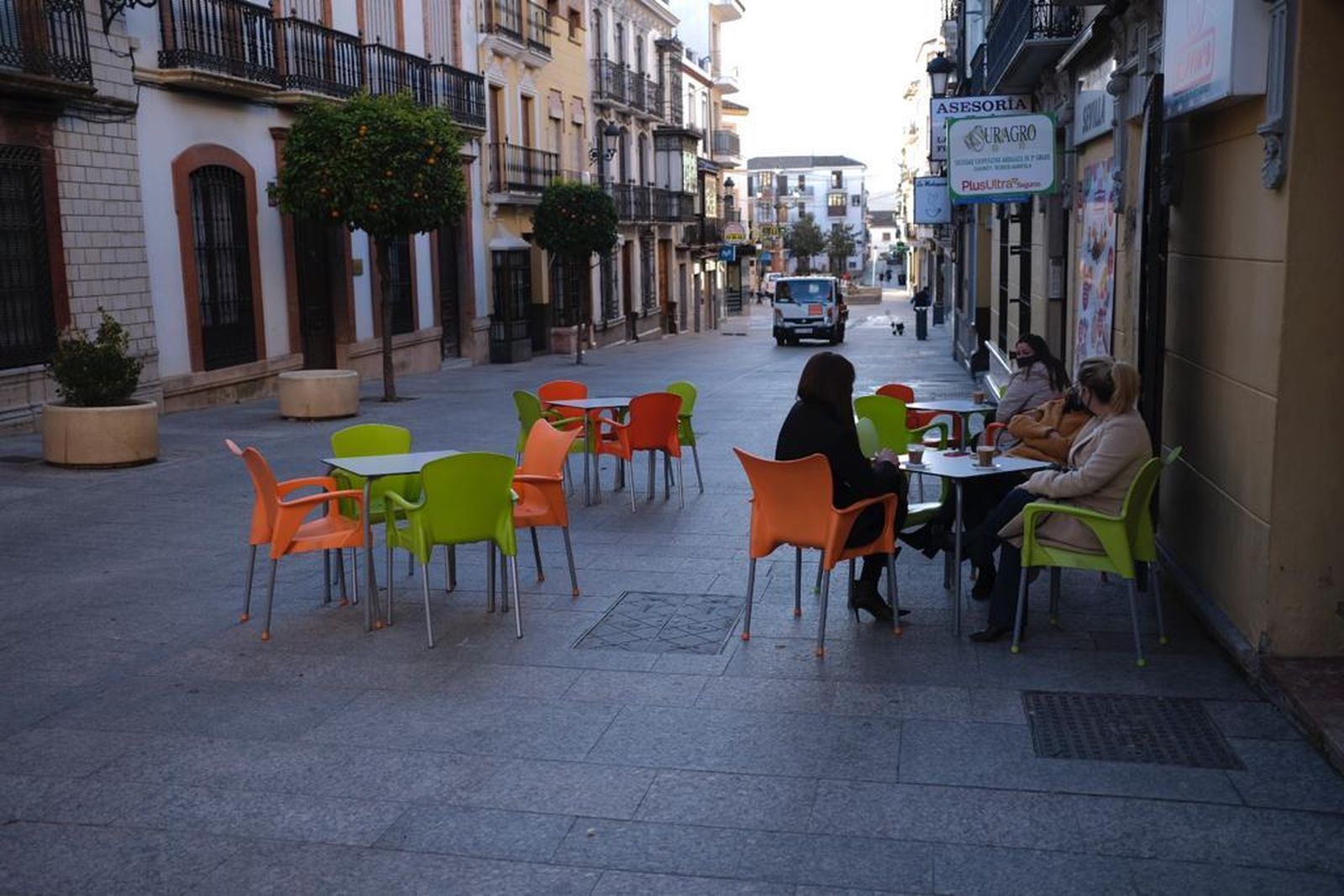 Las fotos de la tímida apertura de bares en Ronda