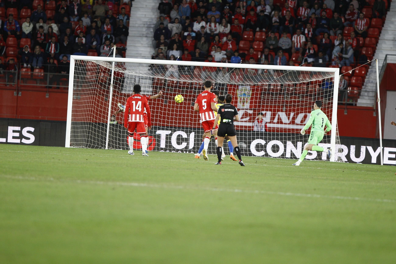 El partido U.D. Almería-Cádiz C.F. en imágenes