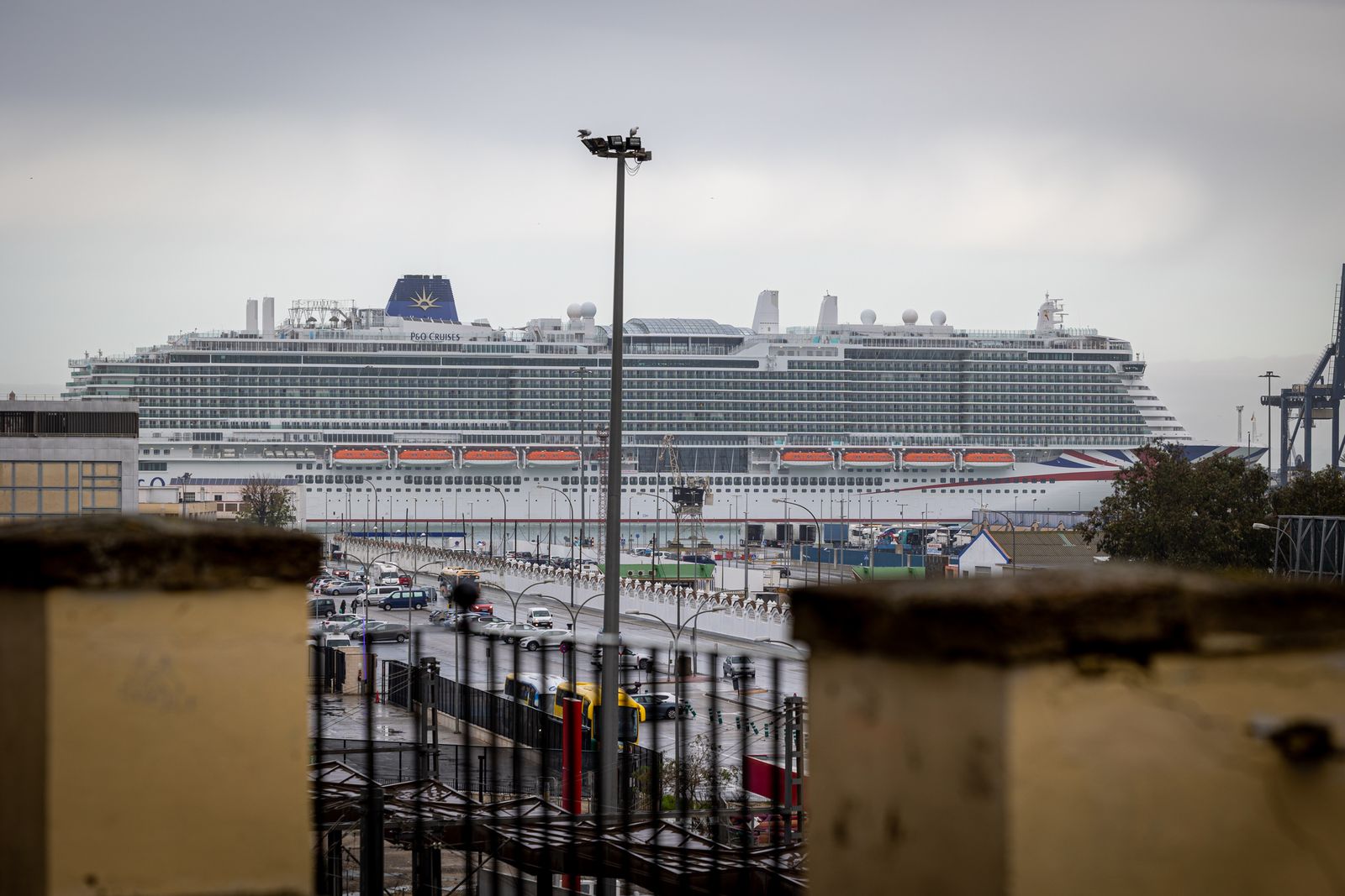 El ‘Arvia’, atracado en Cádiz este lunes