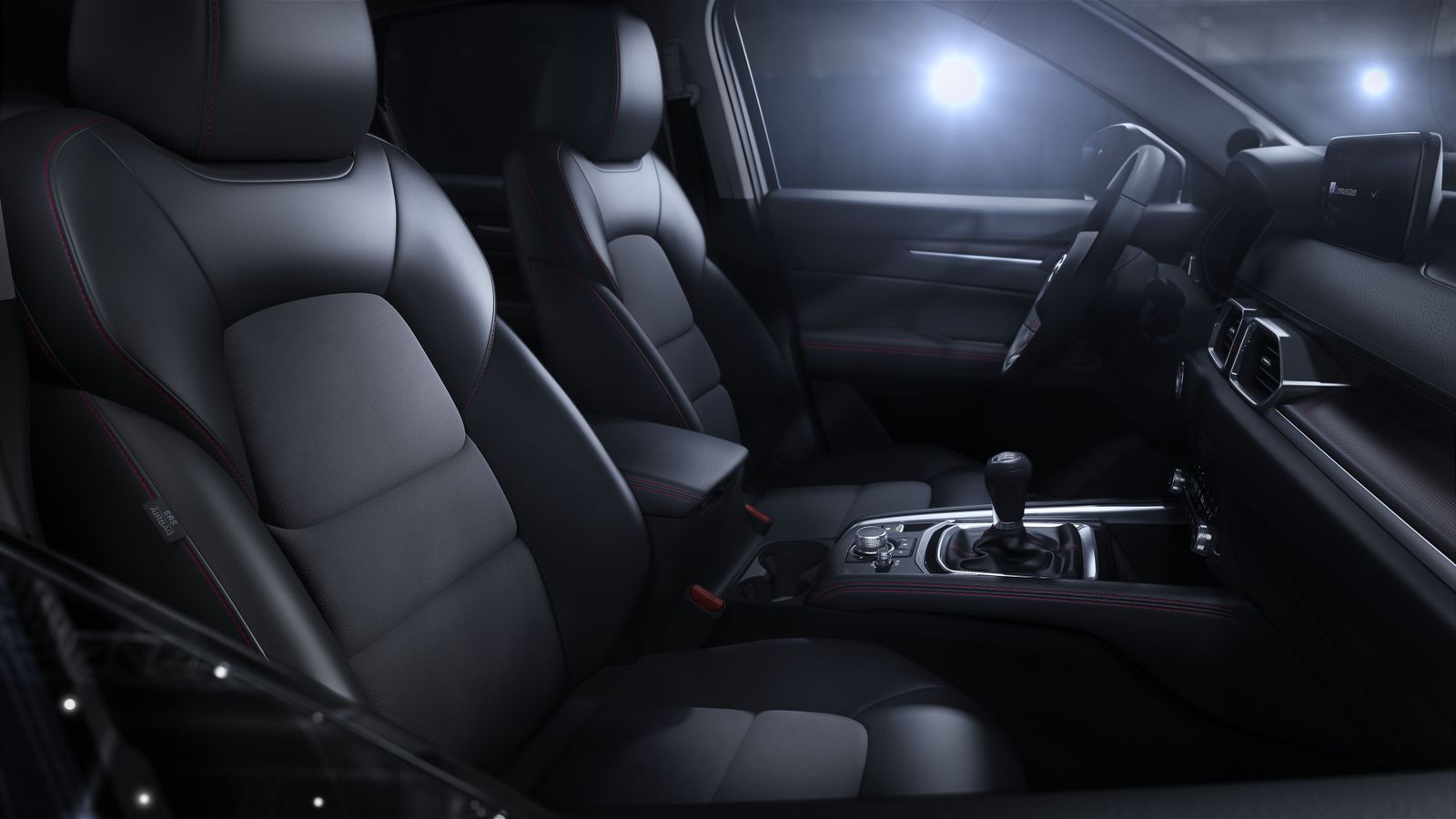 El negro es el color dominante del nuevo Mazda CX-5 Homura que se venderá como serie especial.