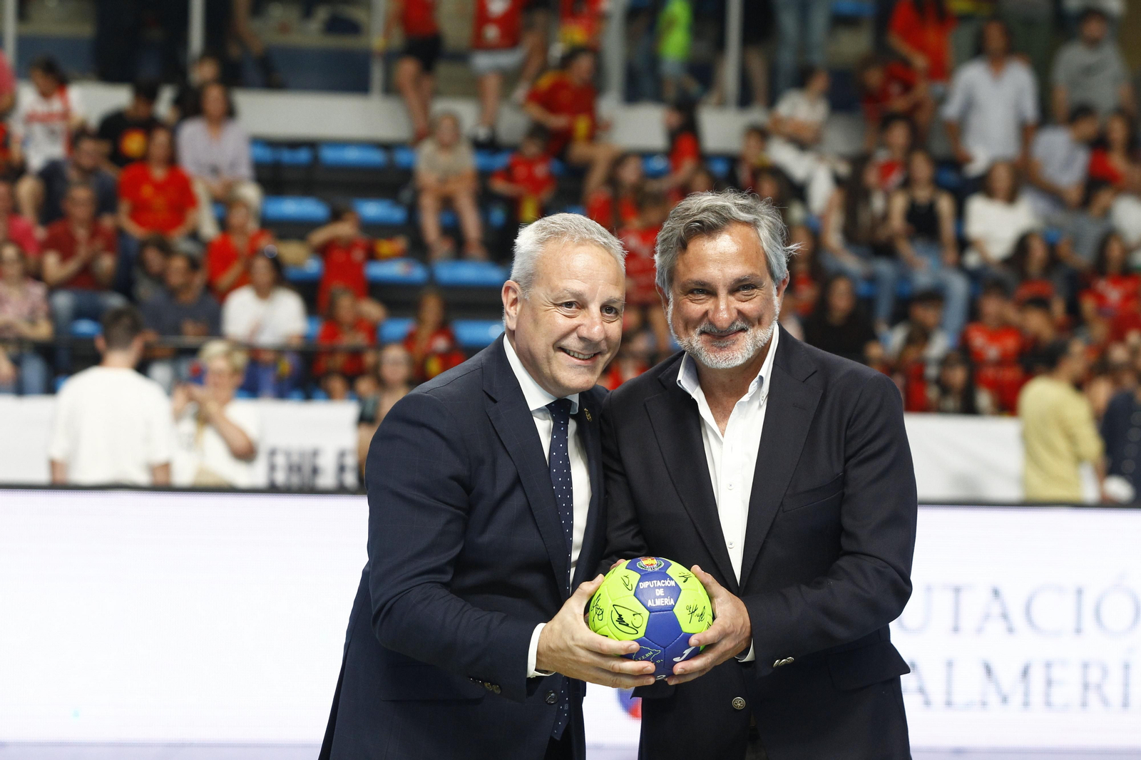 Imágenes del España-Dinamarca de la EHF Euro Cup de balonmano, en Almería