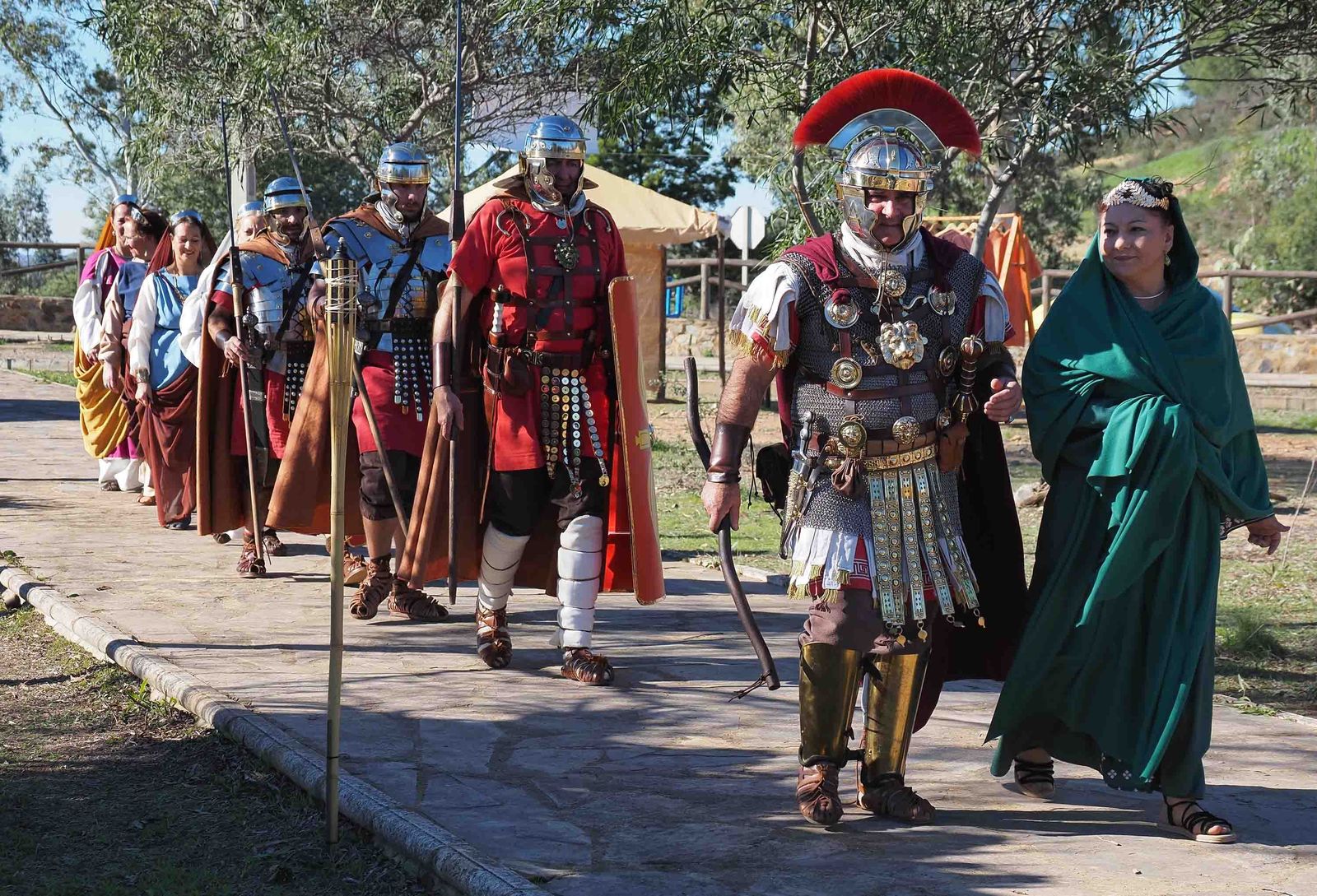 Las mejores imágenes de la recreación en Tharsis de la llegada del oro que llevarán los Reyes Magos a Belén