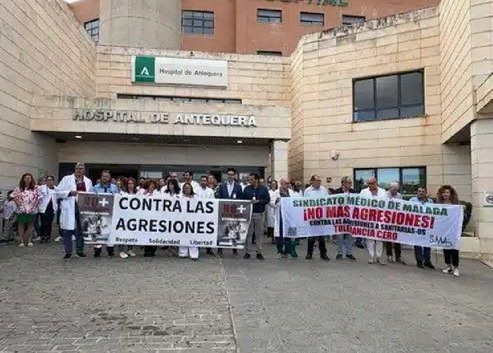 Una imagen de la concentración en apoyo a esta sanitaria.