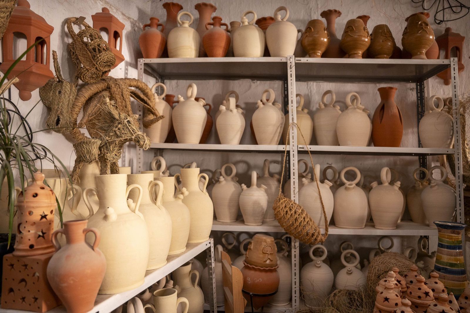 Viaje al centro del corazón alfarero de Níjar, en imágenes