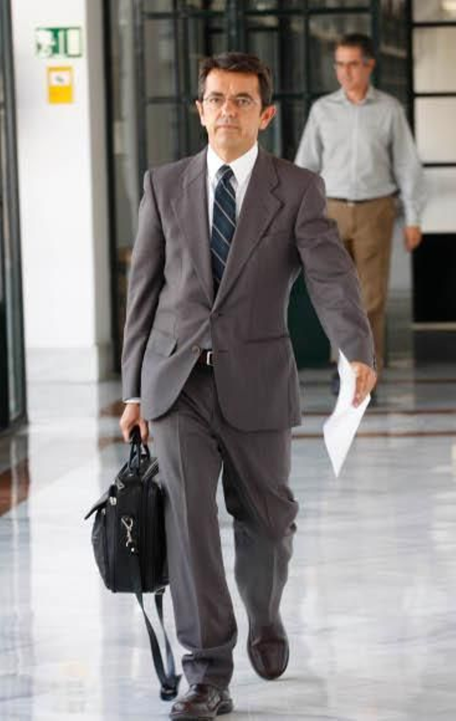 Pablo Carrasco dimite al frente de la RTVA antes de hacer más recortes