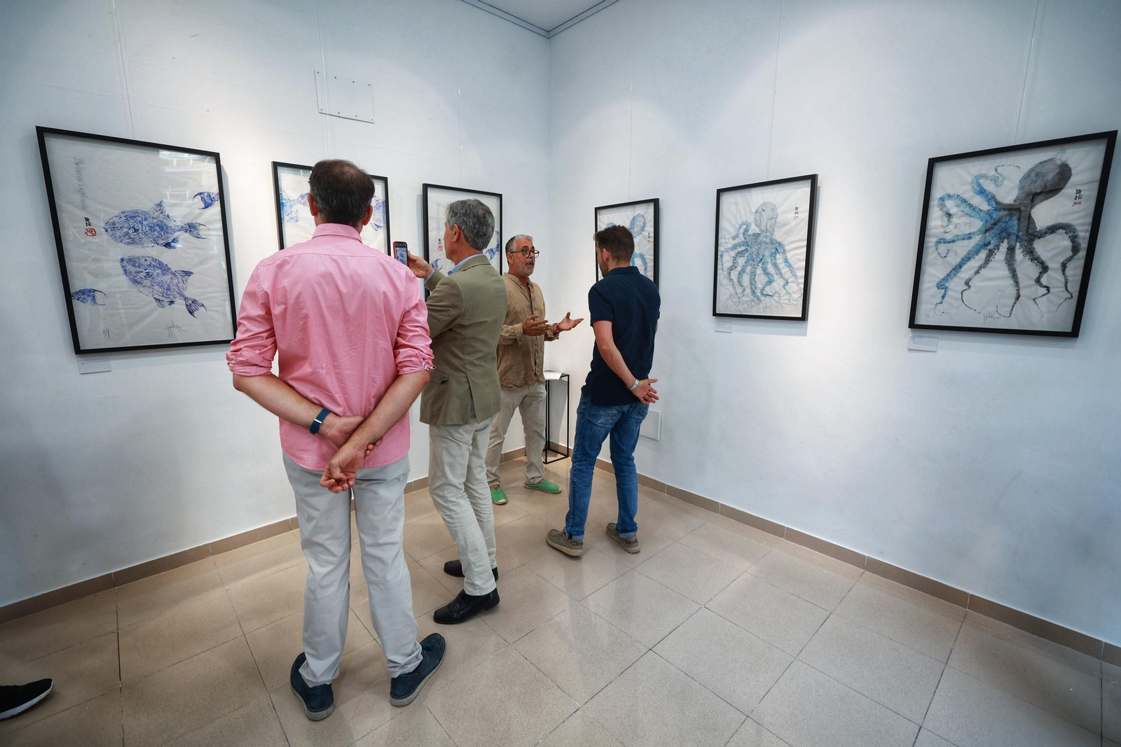 Una exposición en la galería Luis Gonzalo de Cádiz. Una exposición en la galería Luis Gonzalo de Cádiz.